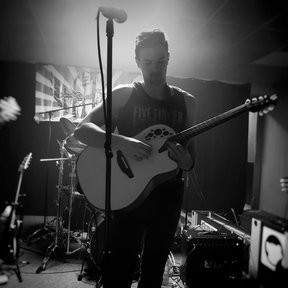 Bar zum Augenblick 29.12.18 - Noah an der Gitarre
