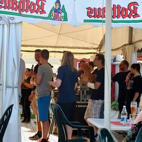 Rock die Berta - Beim Anschauen der anderen Bands