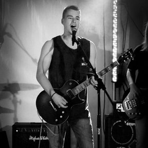 Rock die Berta - Raphi beim Singen