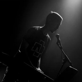 Junge Bühne - Aron am Keyboard