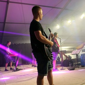 Kilwi Oberharmersbach 2019 - Raphi an der Gitarre